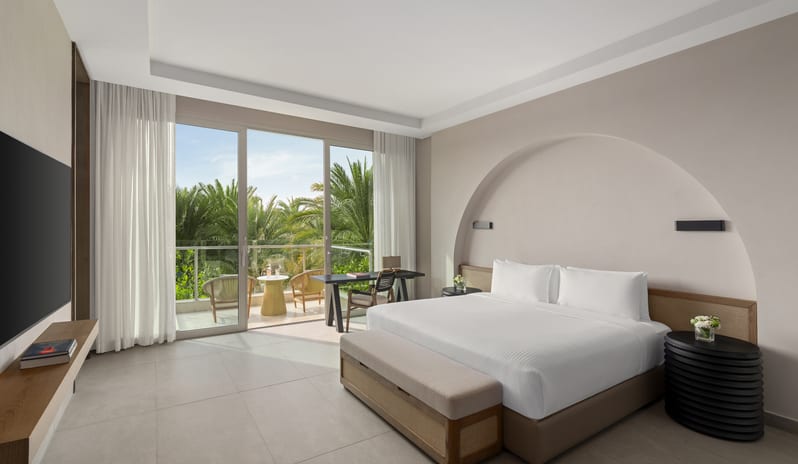 middle-east-holidays-dubai-rixos-the-palm-dubai-hotel-and-suites-hotel-two-bedroom-senior-suite-king-bedroom